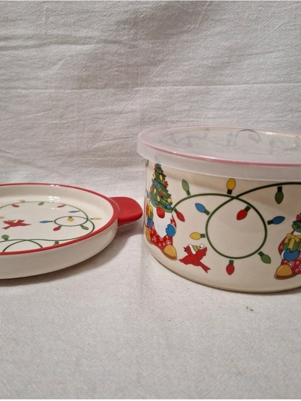 Temp-tations By Tara Seasonal Gnome Holiday Design 25 oz. Handle Bowl with Lid